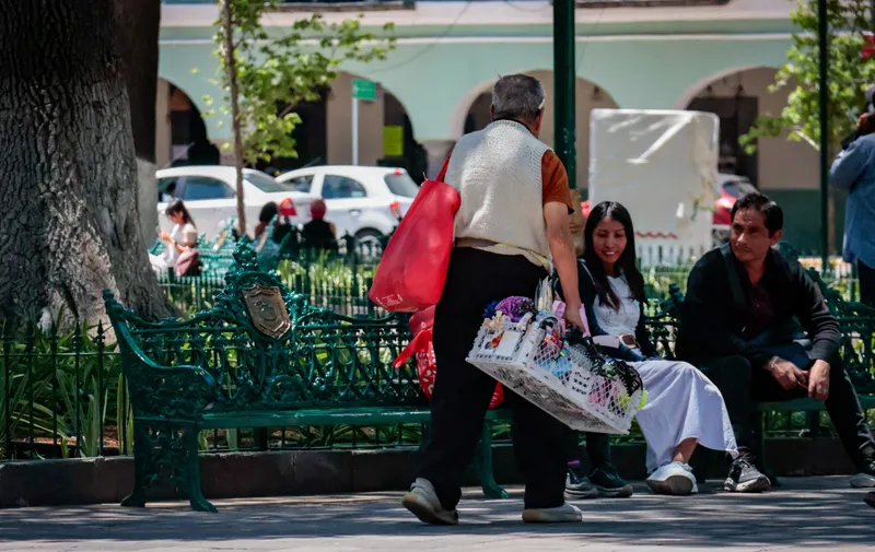 Mexicanos trabajan más años: la edad efectiva de retiro ya supera los 66