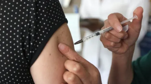 Emite Cofepris alerta sanitaria por comercialización ilegal de vacuna contra influenza
