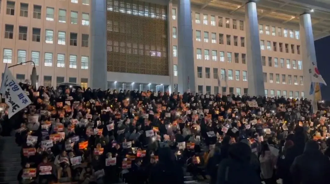 Crisis en Corea del Sur: presidente Yoon Suk Yeol retira ley marcial tras fuerte oposición