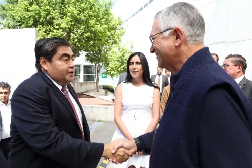 Gobiernos están obligados a crear condiciones de bienestar: Miguel Barbosa