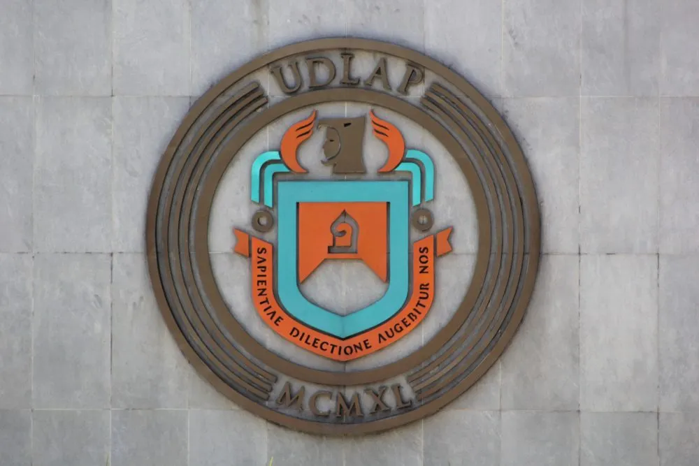 Conflicto de la UDLAP confronta a diputados del PAN y Morena