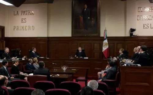 Ministros de la Corte ganan 50% más que AMLO pese a recorte