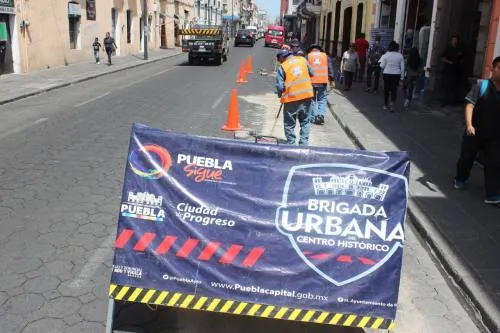 Mediante Brigada Urbana continúa la rehabilitación en calles del Centro Histórico