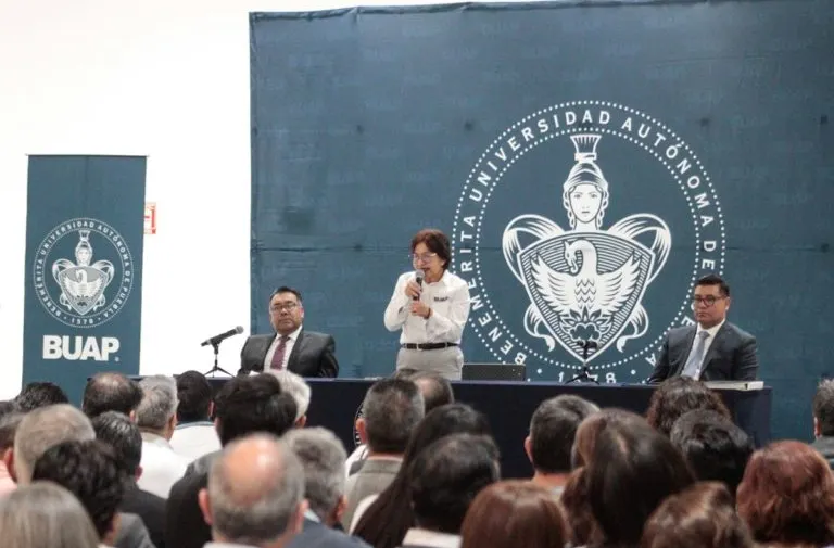 Una aclaración, y una nueva etapa en la BUAP