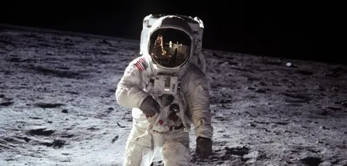 Presidente de Amazon planea expedición a la Luna para colonizarla