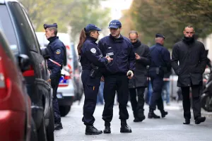 Tiroteos se registran en al menos dos puntos de París este lunes