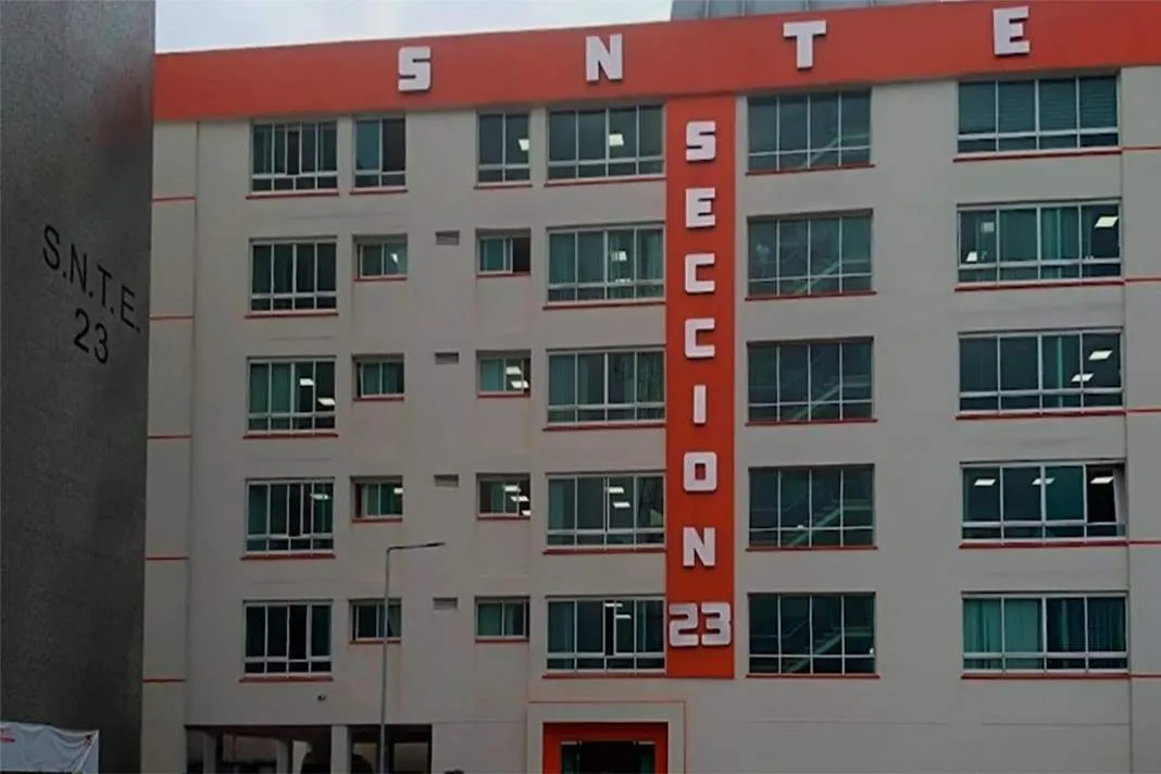Hay 100 nuevas plazas en la SEP, pero todas son para amigos y familiares de los líderes del SNTE 23
