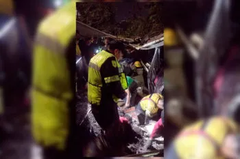 Mueren seis personas, sepultadas por el desgajamiento de un cerro en Naucalpan