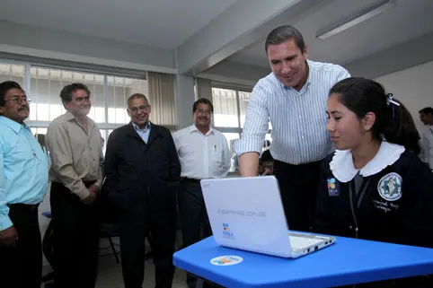 Triplica el gobierno de RMV la inversión en infraestructura educativa