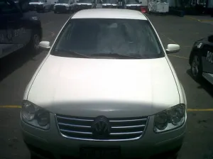 Estatales preventivos recuperan auto robado; detienen a probable responsable