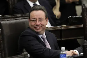 Abren posibilidad que gobernador sea suplente en candidatura plurinominal?