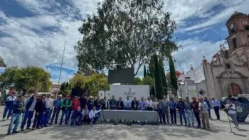 Granjas Carroll dona árboles en Perote, Tlachichuca y Tepeyahualco