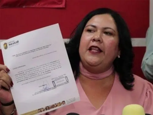 Morena expulsa a senadora de BC, Alejandra León Gastélum
