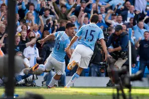 Manchester City aplasta 4-1 al ManU en clásico de Inglaterra