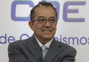 Autoridades deben frenar a quienes se aprovechan de gripe aviar: Sergio Curro