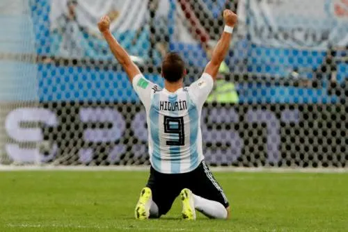 Gonzalo Higuaín anuncia su retiro de la selección de Argentina