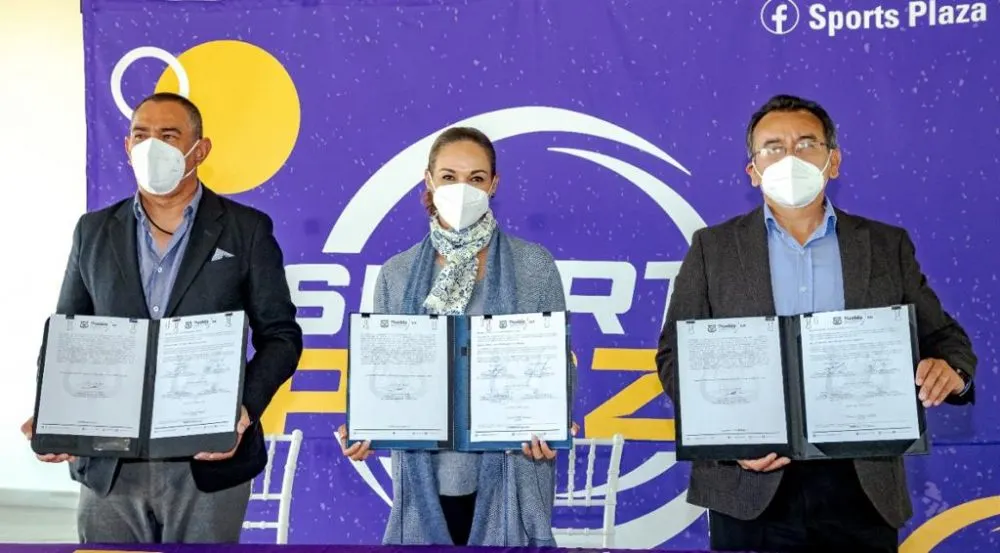 SMDIF firma convenio con sports plaza