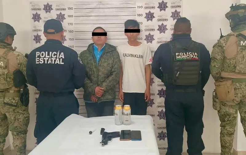 Aseguran a dos hombres en Amozoc tras persecución en la carretera Puebla-Tehuacán