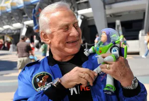 Dirigirá Buzz Aldrin plan para llegar a Marte
