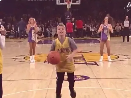 VIDEO: Un niño de 10 años da una exhibición de puntería