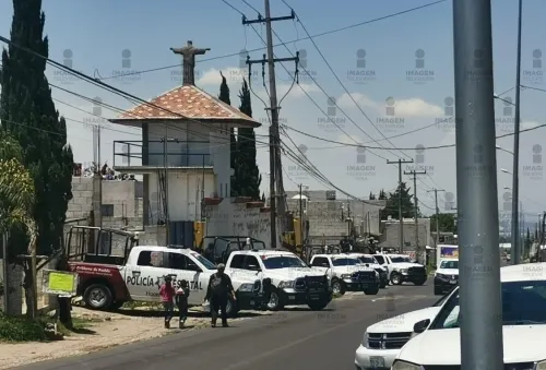 Fiscalía realiza cateo para localizar y asegurar alcohol adulterado