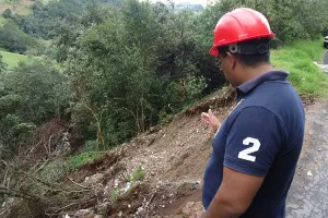 Deslave provoca cierre carretero en Tlatlauquitepec-Mazatepec