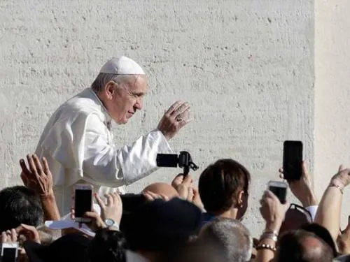 El Papa llama a rezar contra el diablo