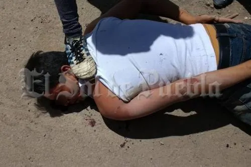 Víctima consigue quitarle el arma a su atacante