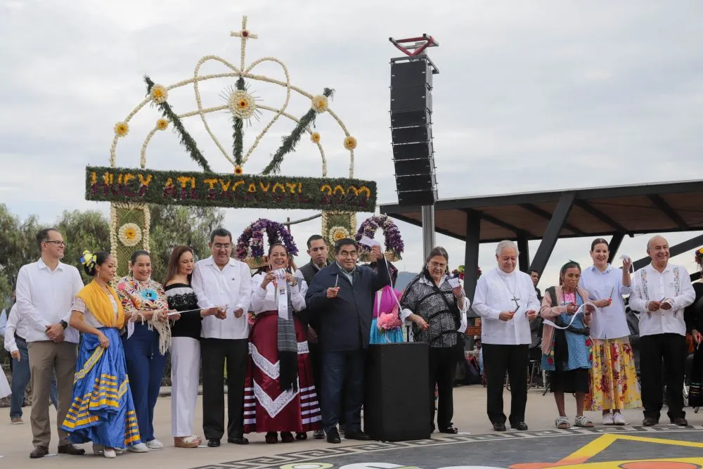 Participan 32 regiones de Puebla en Huey Atlixcáyotl, MBH preside festival