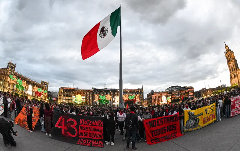Afirma Sheinbaum que el caso Ayotzinapa sigue abierto y con nuevas líneas de investigación
