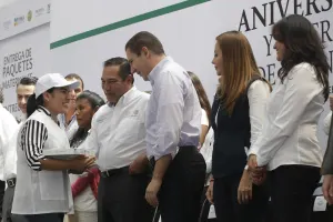 RMV y Luis Miranda entregan recursos sociales y de Prospera