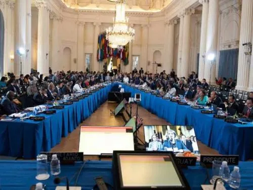 OEA aprueba resolución que llama a aplicar la suspensión de Venezuela