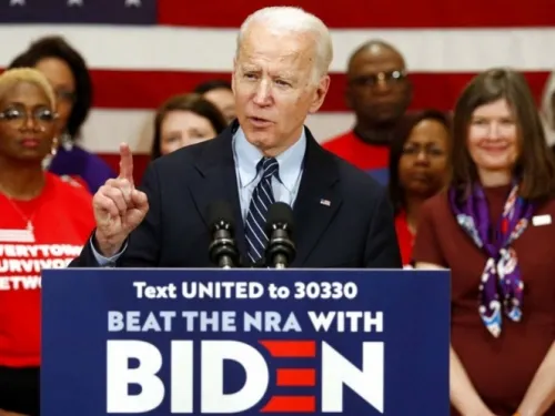 Biden abre camino para que Sanders decline a su favor