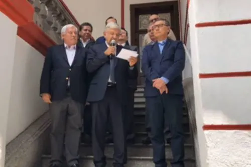 López Obrador propone fusión de Diconsa y Liconsa