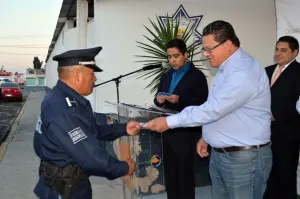 Reciben policías de San Pedro licencias para portación de armas de fuego