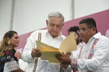 Gobernador de Puebla asistirá a Campeche al Quinto Informe de AMLO