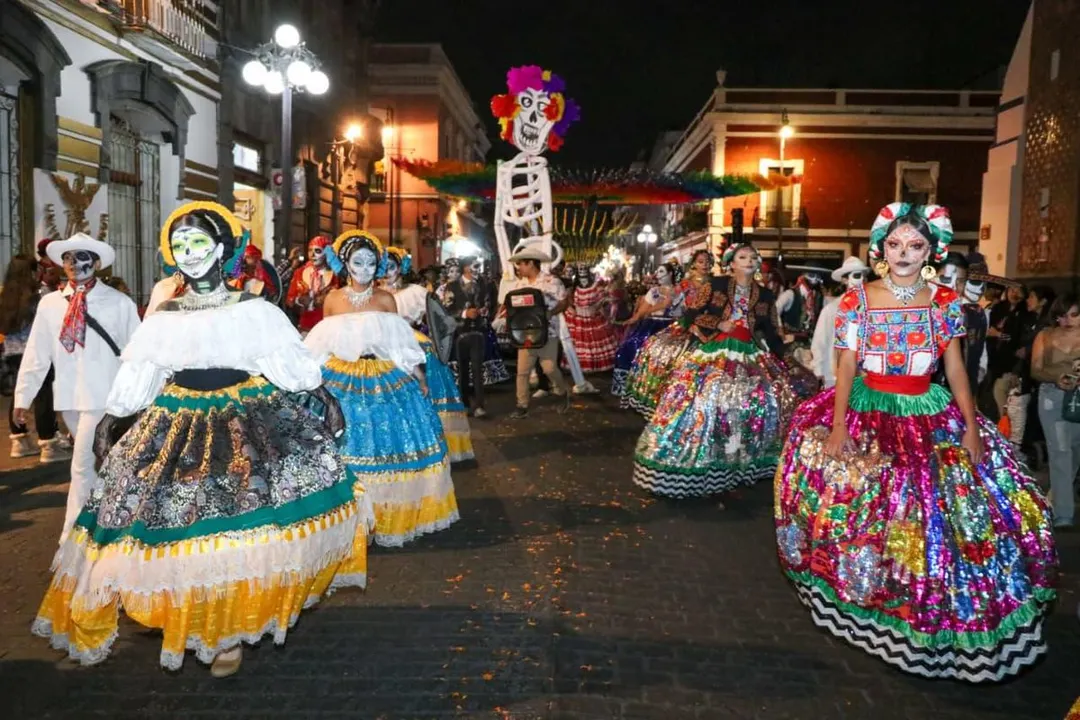 Gob Pue Desfile Entre Vivos Y Muertos