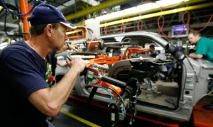 Secotrade apoya a empresa del sector automotriz con 27.5 mdp