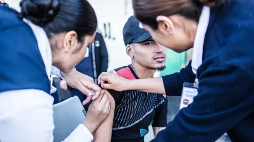 Vacunas contra difteria, sarampión y poliomielitis pasan a segundo plano en México por COVID-19