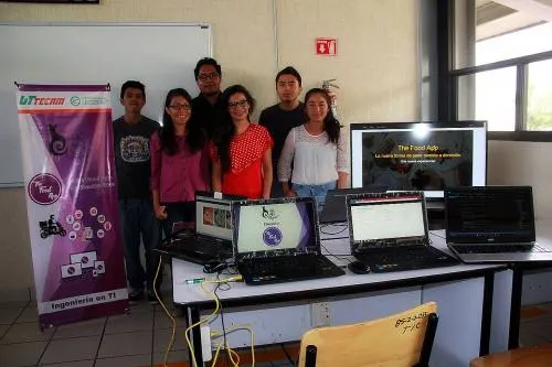 Universitarios TI UTTECAM desarrollan aplicación para ordenar comida a domicilio en la región