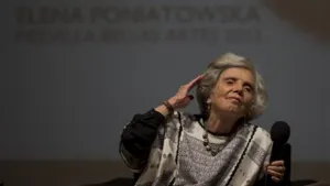 Elena Poniatowska recibe Medalla Bellas Artes 2013