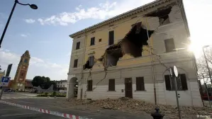 Sismo de 6,2 grados sacude Italia