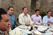 Excluyen a Manzanilla de comida de liderazgos panistas