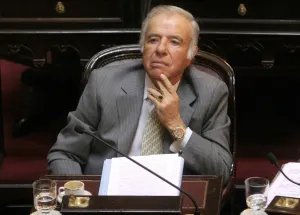 Justicia argentina condena a 4 años a Carlos Saúl Menem