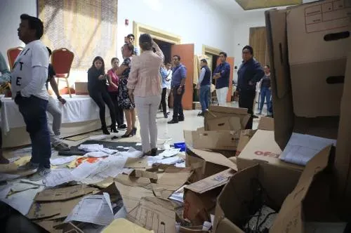 El Activista de los Derechos Humanos que Despertó Convertido en una Asquerosa Cucaracha