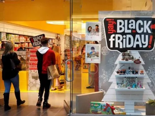 Trabajadores de Amazon ‘revientan’ con huelga el Black Friday