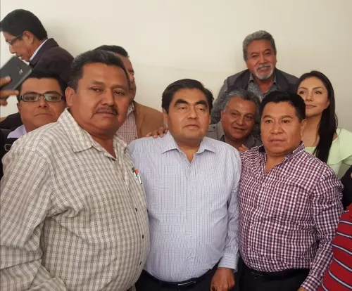 Barbosa se reunió con transportistas para alcanzar acuerdos y mejorar el servicio en Puebla