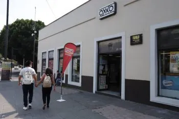 CNBV multa a Oxxo por incumplir con prevención de lavado de dinero