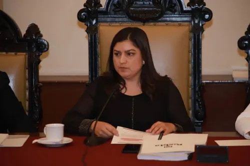 Claudia Rivera propone veto ciudadano para frenar concesiones que superen los 10 años