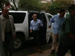 Felipe Calderón a Donald Trump: Piensa un poco